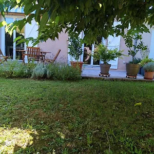 Bed & Breakfast Fleurs De Cosmos, Albi